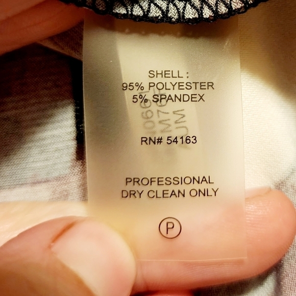 Calvin Klein Pleated Neckline Sleeveless Top Women's Medium Petite PM White EUC - Picture 6 of 6